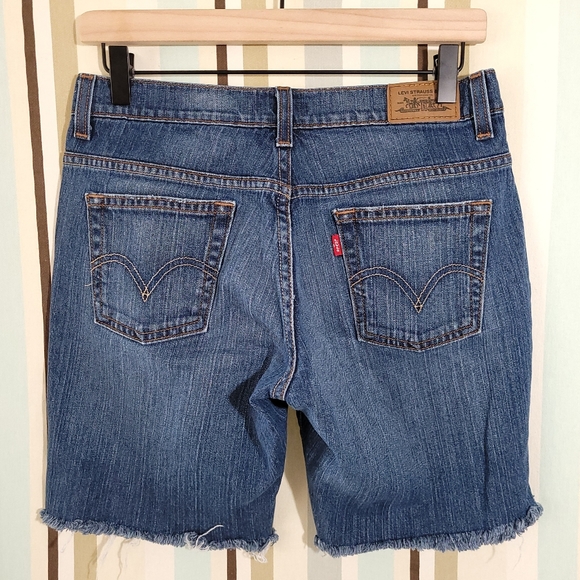 Levi's early 2000's 515 straight fit Mid-rise jean shorts, size 4 - Picture 2 of 6